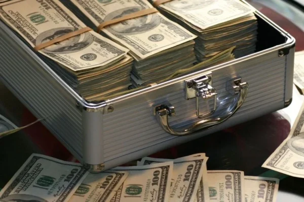З банку безслідно зникли $282 мільйони: злодіїв так і не знайшли